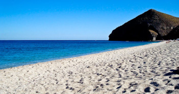 Playas al desnudo en Cabo de Gata Playa-Genoveses-weeky