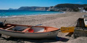 Agua Amarga, la playa tranquila