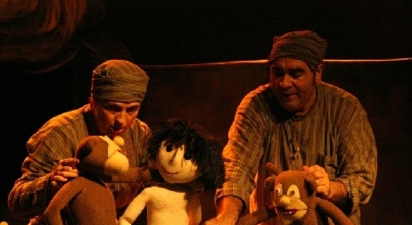 Marionetas en el teatro de Roquetas