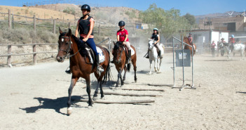 Cómo recorrer Sierra Nevada a lomos de un caballo… nivel novato