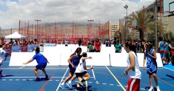 Baloncesto en la calle en Almería