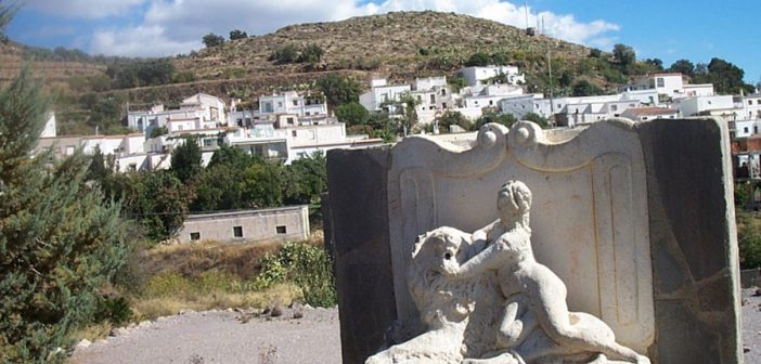 Beires Almería, estatua