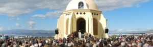 165_el_obispo_de_almeria_y_megafonia_potente_en_la_ermita_del_virgen_del_mar_en_torregarcia__en_plena_romeria