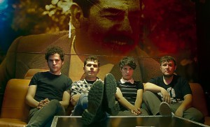 Triangulo-de-Amor-Bizarro
