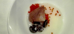 Atun rojo marinado Bianco con espuma de limón