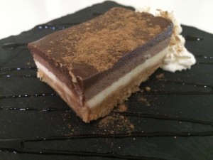 Tarta de tres chocolates