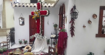 Cruces de Mayo en Almería