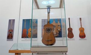 La guitarra española más antigua - Museo "Antonio de Torres"