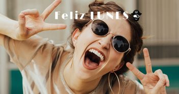 CHICA CON GAFAS