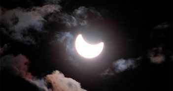 LUNA MENGUANTE DE MARZO
