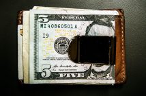 billetera con dinero