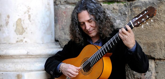 Tomatito con guitarra