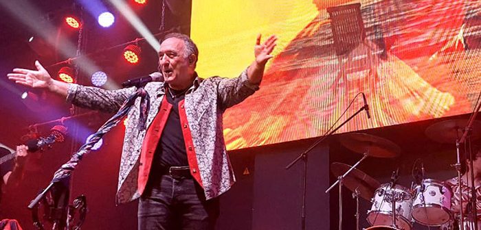 PLANETA EMOCIONAL TRIBUTO A EL ÚLTIMO DE LA FILA