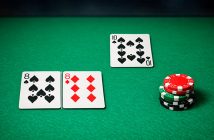 tapete de juego y cartas