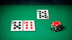 tapete de juego y cartas